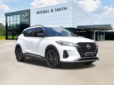 2023 Nissan Kicks SR