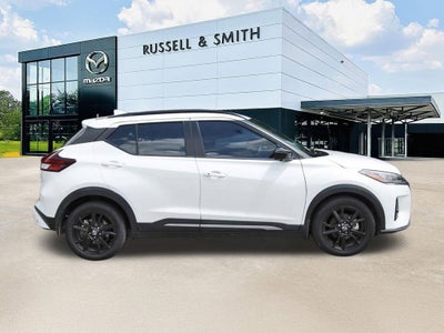2023 Nissan Kicks SR