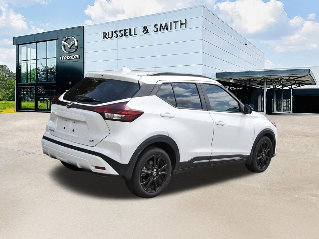 2023 Nissan Kicks SR