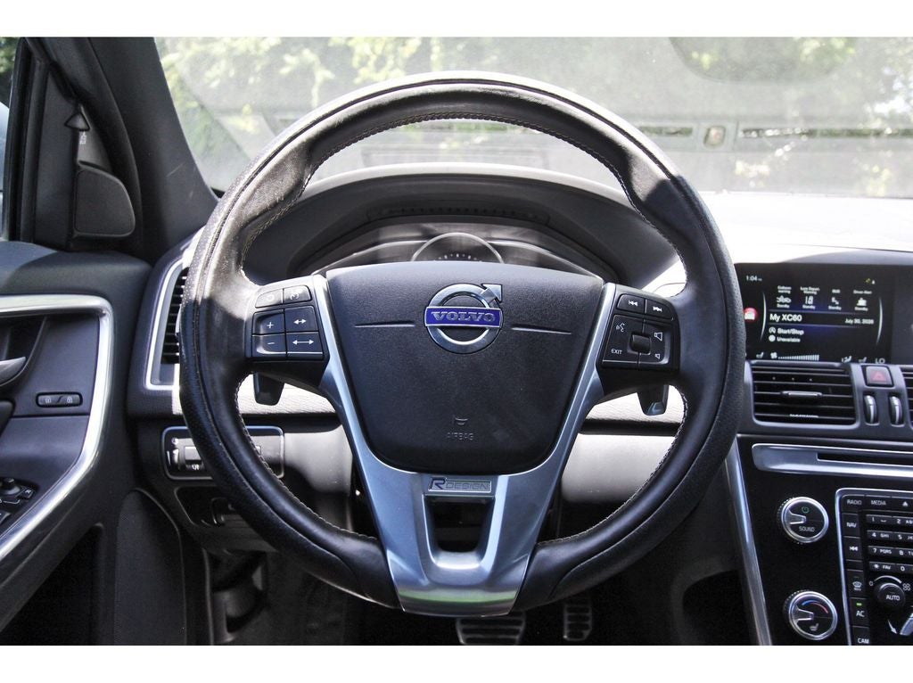 2017 Volvo XC60 T6 R-Design